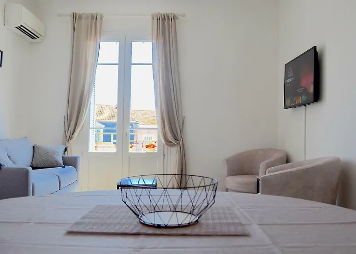 2 Pièces Liberté Plein Centre Apartamento